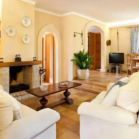 Sleeps 4 Pool Air Con Wifi Pollenca