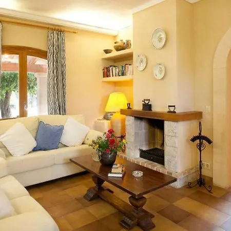Sleeps 4 Pool Air Con Wifi Villa Pollenca