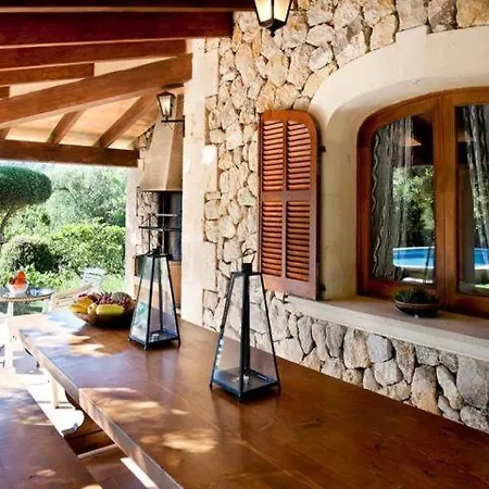 Sleeps 4 Pool Air Con Wifi
