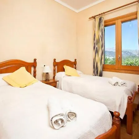 Sleeps 4 Pool Air Con Wifi Pollenca